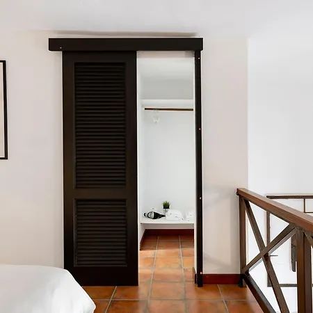 Emblematica - Nº5 Tinache