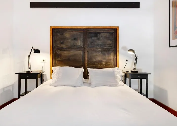 Emblematica - Nº5 Tinache בית נופש *